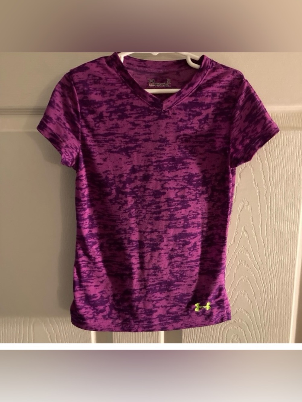 Under Armour Purple Space-Dye V-Neck Short Sleeve Top Girls Size 5